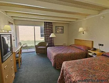 Rodeway & Hotel 2*