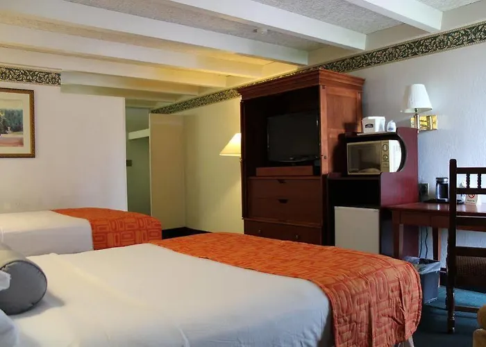 Rodeway & Hotel