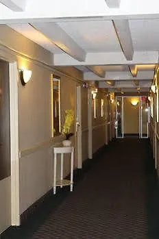 Rodeway & 2*