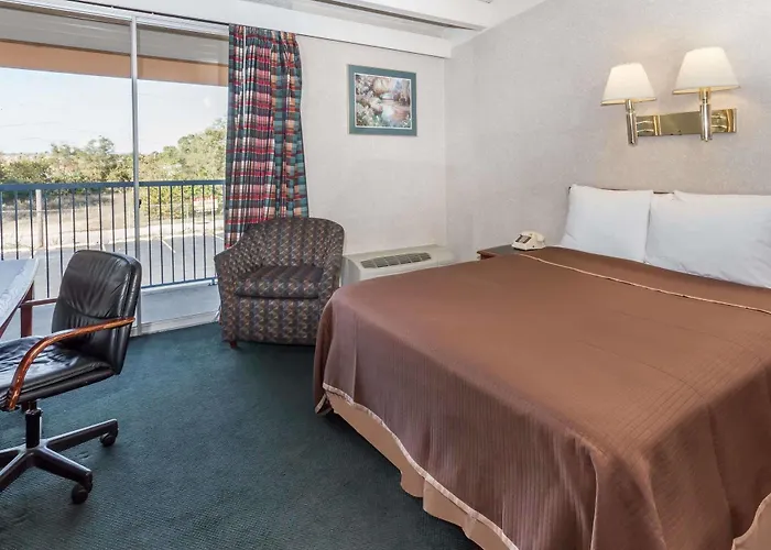 Hotel Rodeway &